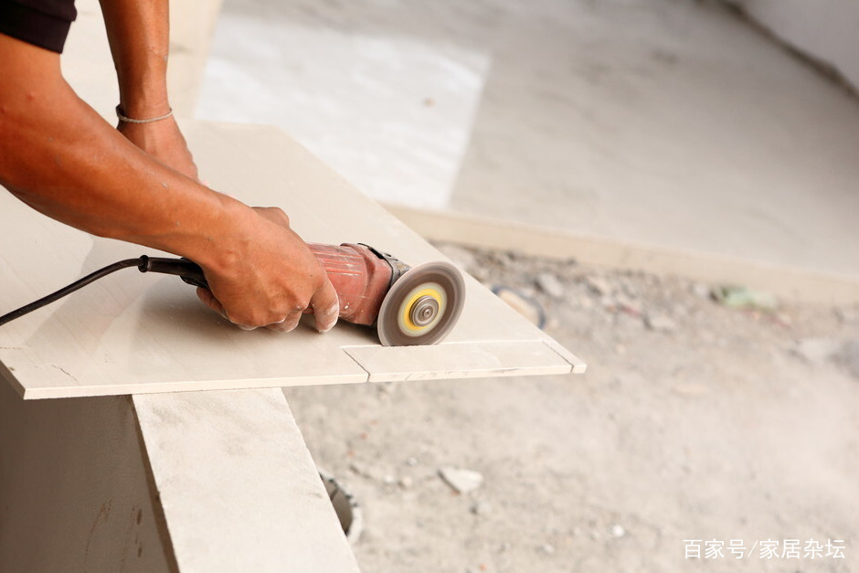 墙面瓷砖翘起(墙面瓷砖翘起来了修复视频) 墙面瓷砖翘起(墙面瓷砖翘起来了修复视频)